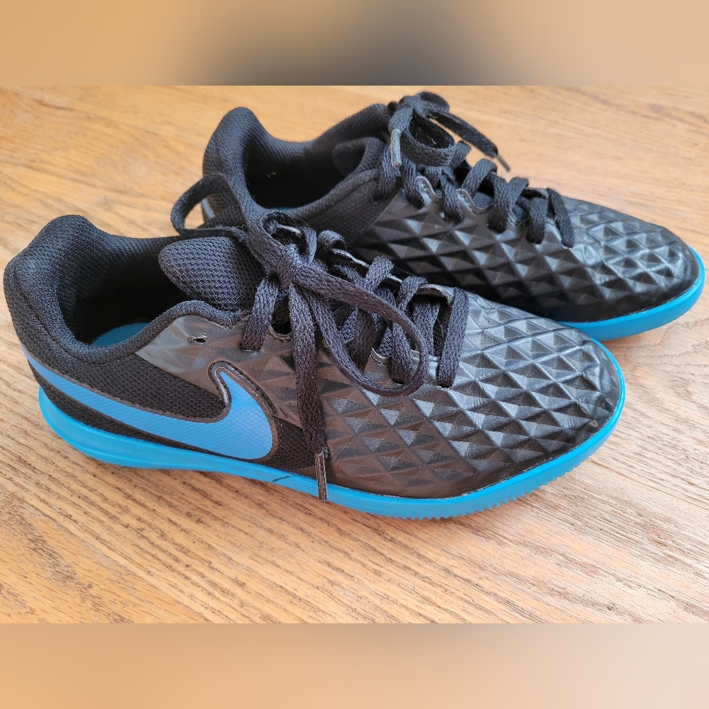 Nike Tiempo Indoor Soccer Turf Shoes, Black And Blue, Size 1Y